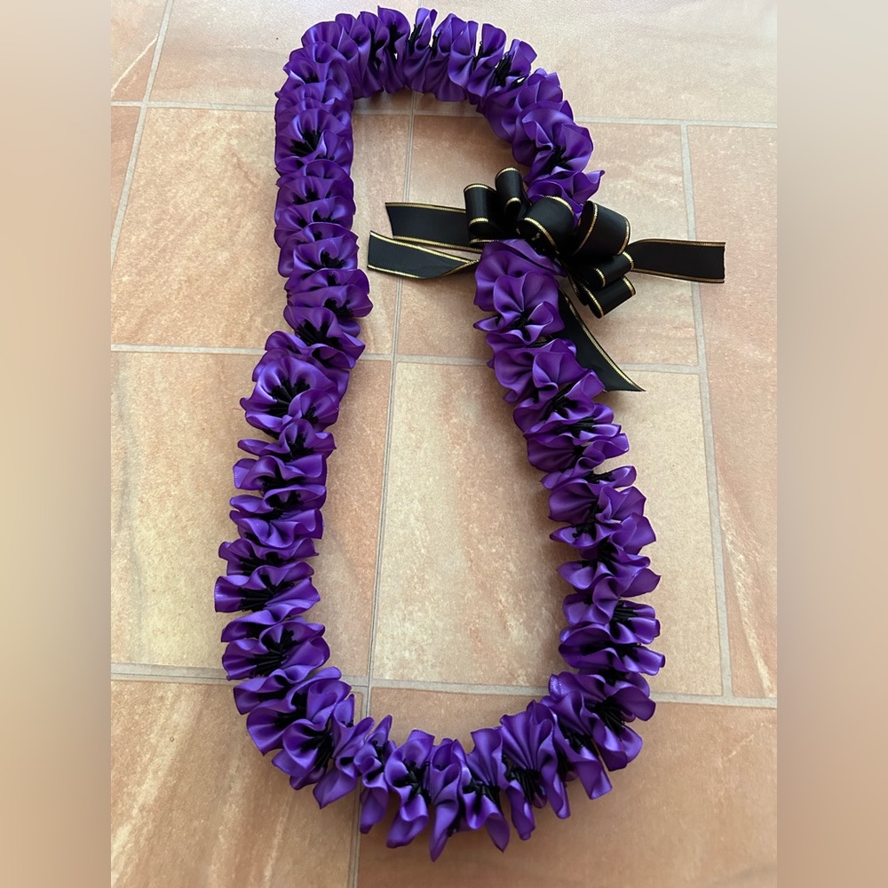 NWOT Graduation Lei Handmade Purple & Black Plumeria Spiral Satin Ribbon Lei